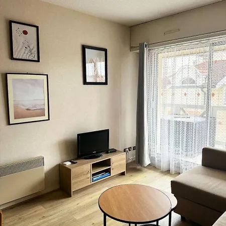 Résidence Riviera - T2, Situé En Centre-ville Proche De La Mae-2661 Appartement *