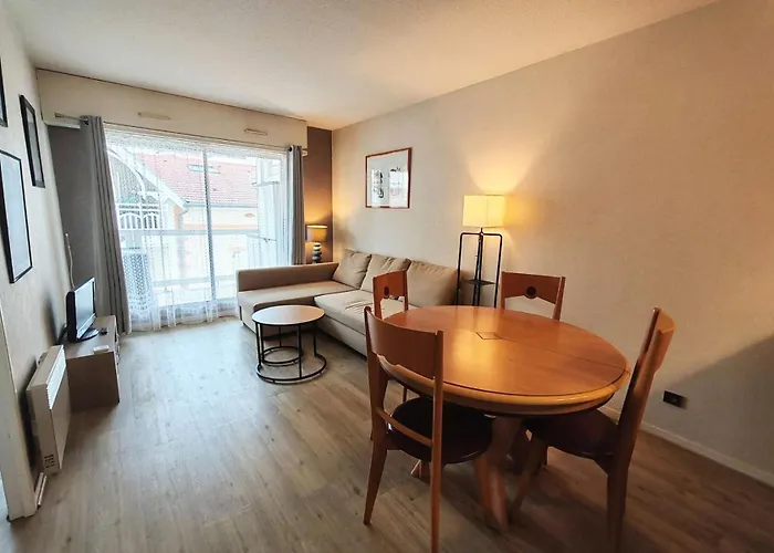 Apartment Riviera - T2, Situe En Centre-ville Proche De La Mae-2661