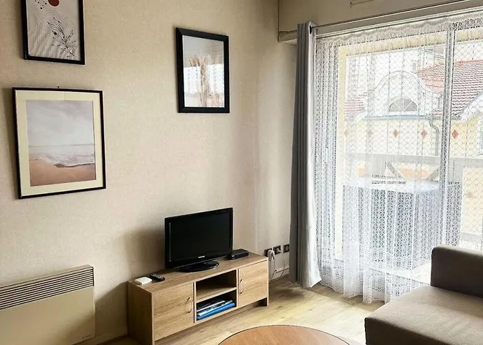 Riviera - T2, Situe En Centre-ville Proche De La Mae-2661 Apartment *